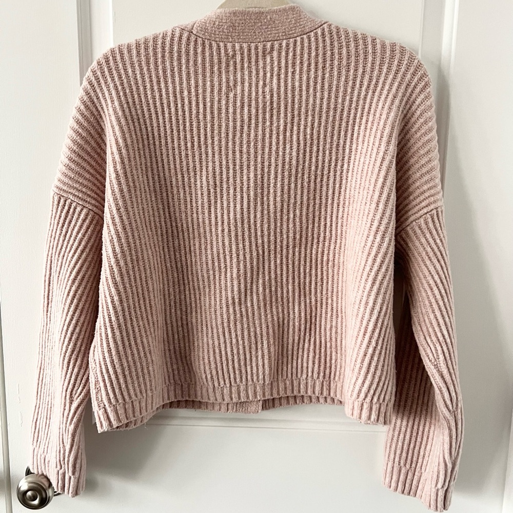 Abercrombie & Fitch Light Pink Knit V-Neck Cardigan Size XS - Picture 2 of 4